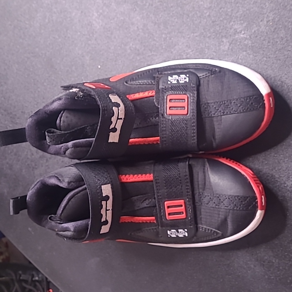 Kid sneakers